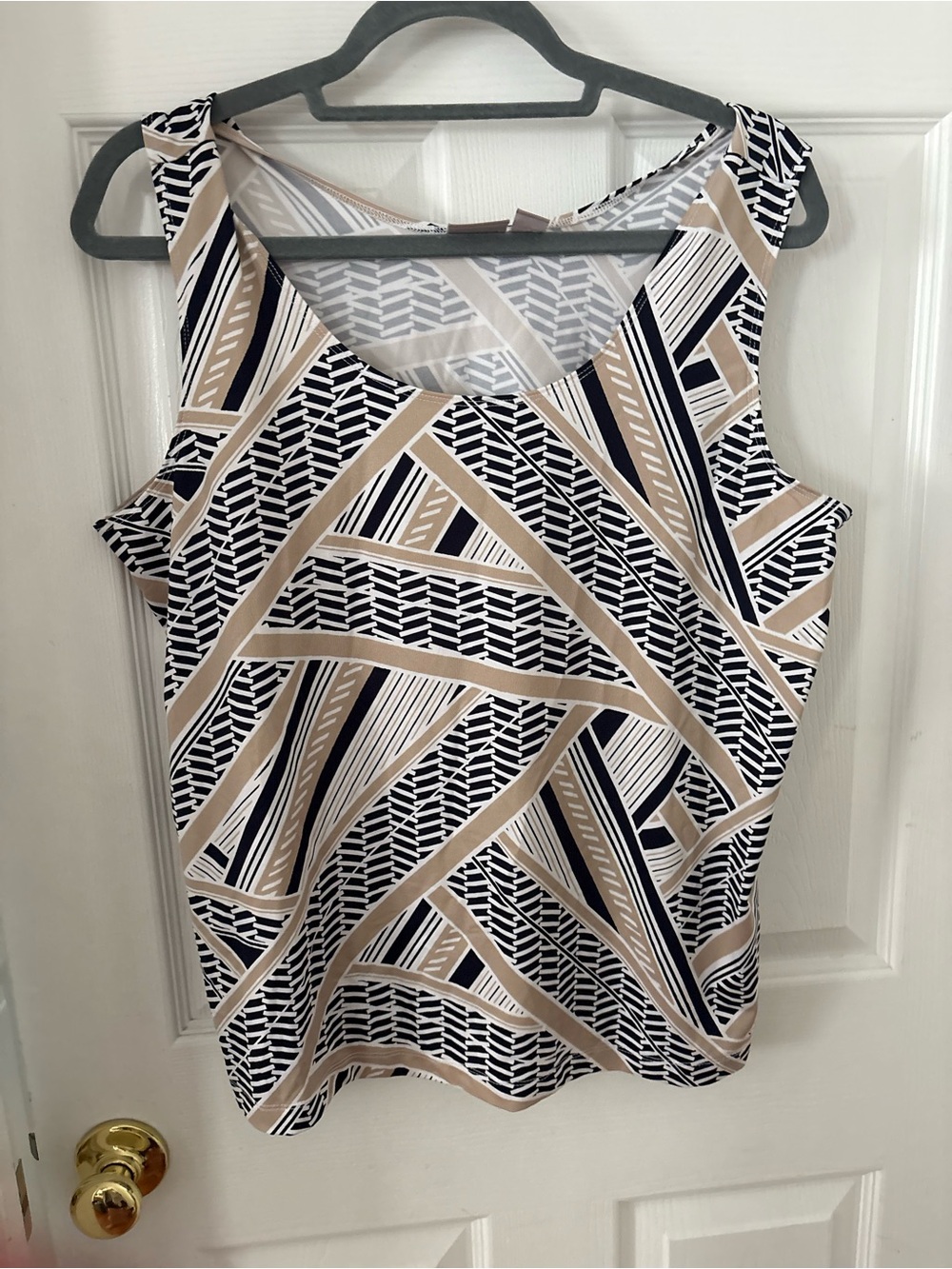 Chicos Sleeveless Geometric Print Shell Top in Beige, Black & White Size 3